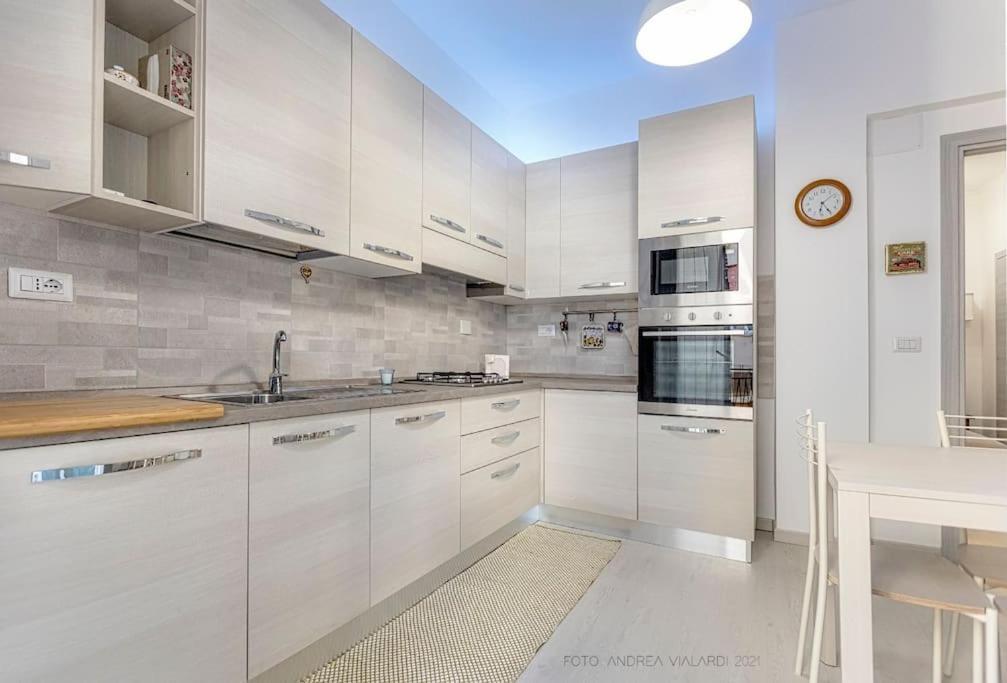 La Reggia Del Mar - Genova Sturla, Mare E Gaslini Apartment Bagian luar foto